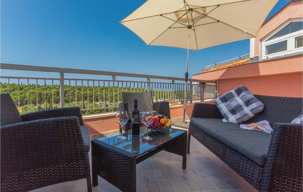 Amazing Apartment In Makarska With Wifi Екстериор снимка