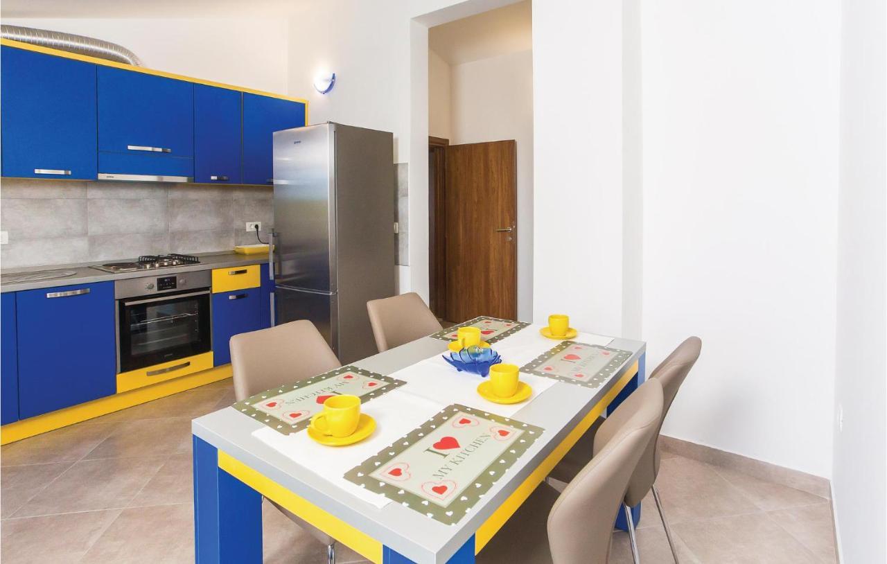Amazing Apartment In Makarska With Wifi Екстериор снимка