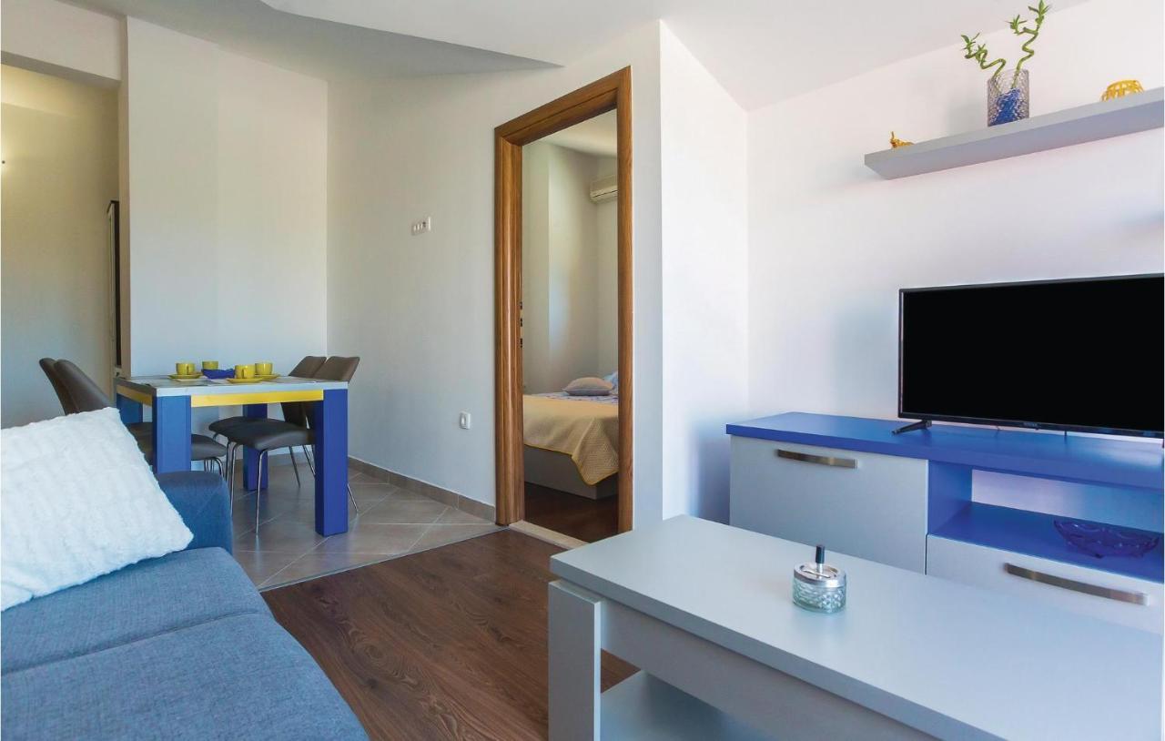 Amazing Apartment In Makarska With Wifi Екстериор снимка