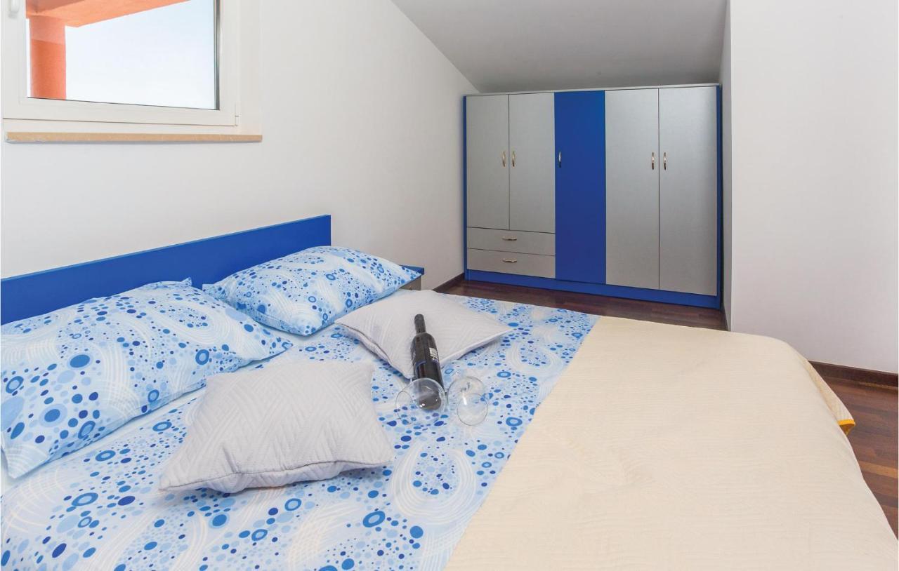 Amazing Apartment In Makarska With Wifi Екстериор снимка
