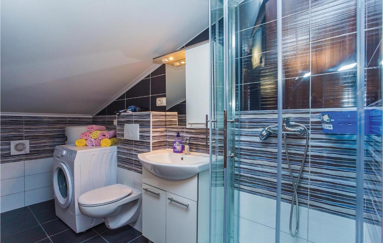 Amazing Apartment In Makarska With Wifi Екстериор снимка